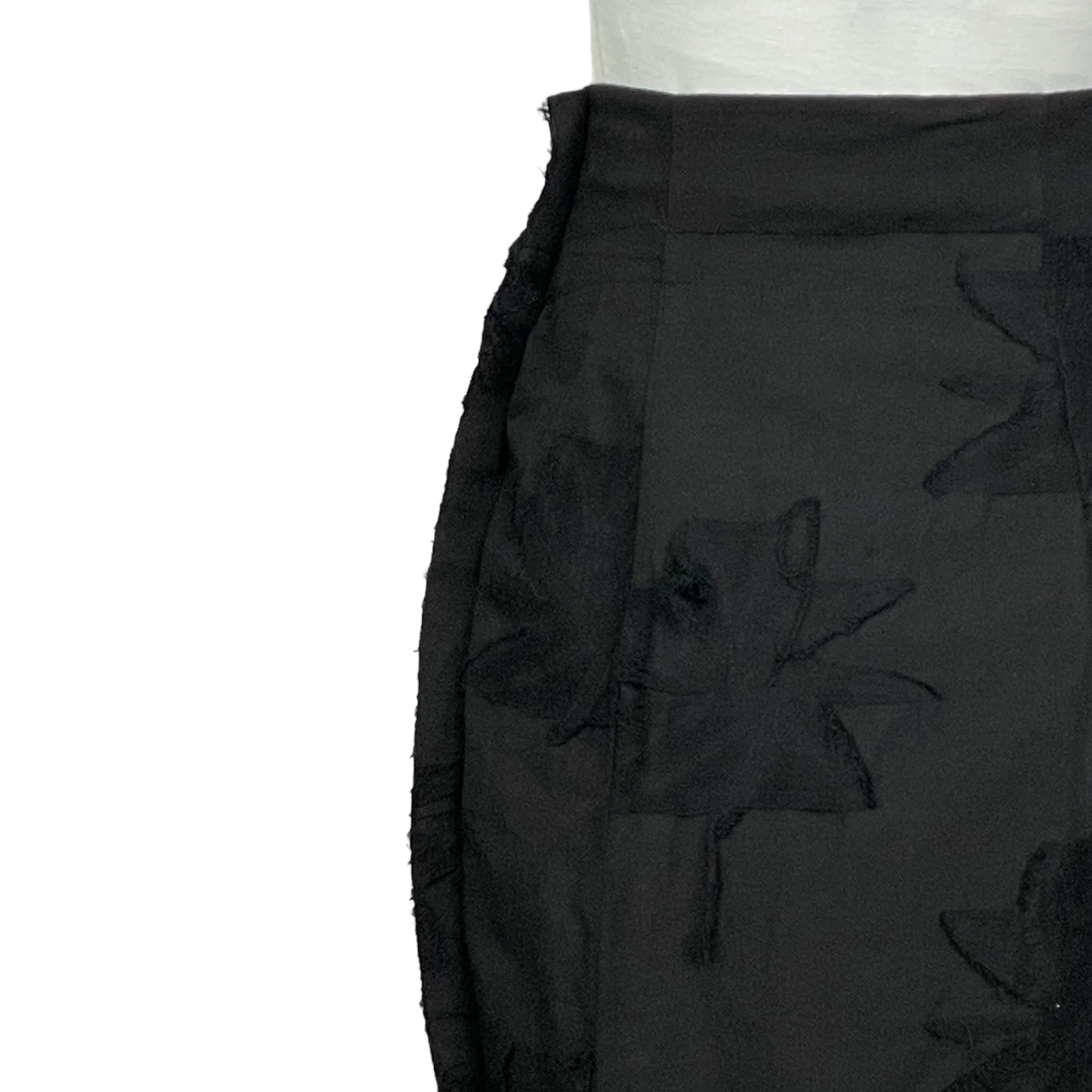 EMBROIDERED  SLIM SKIRT