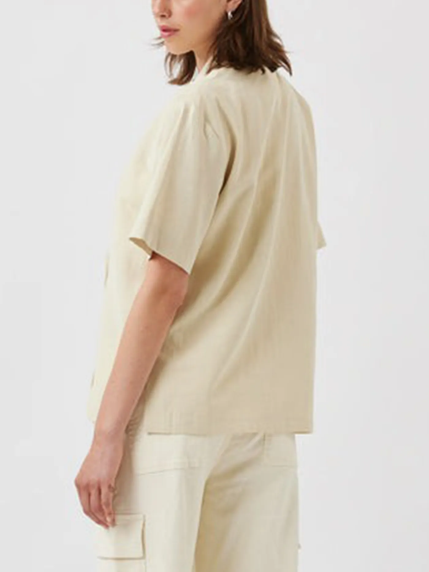 Essas Short Sleeve Buttondown Shirt