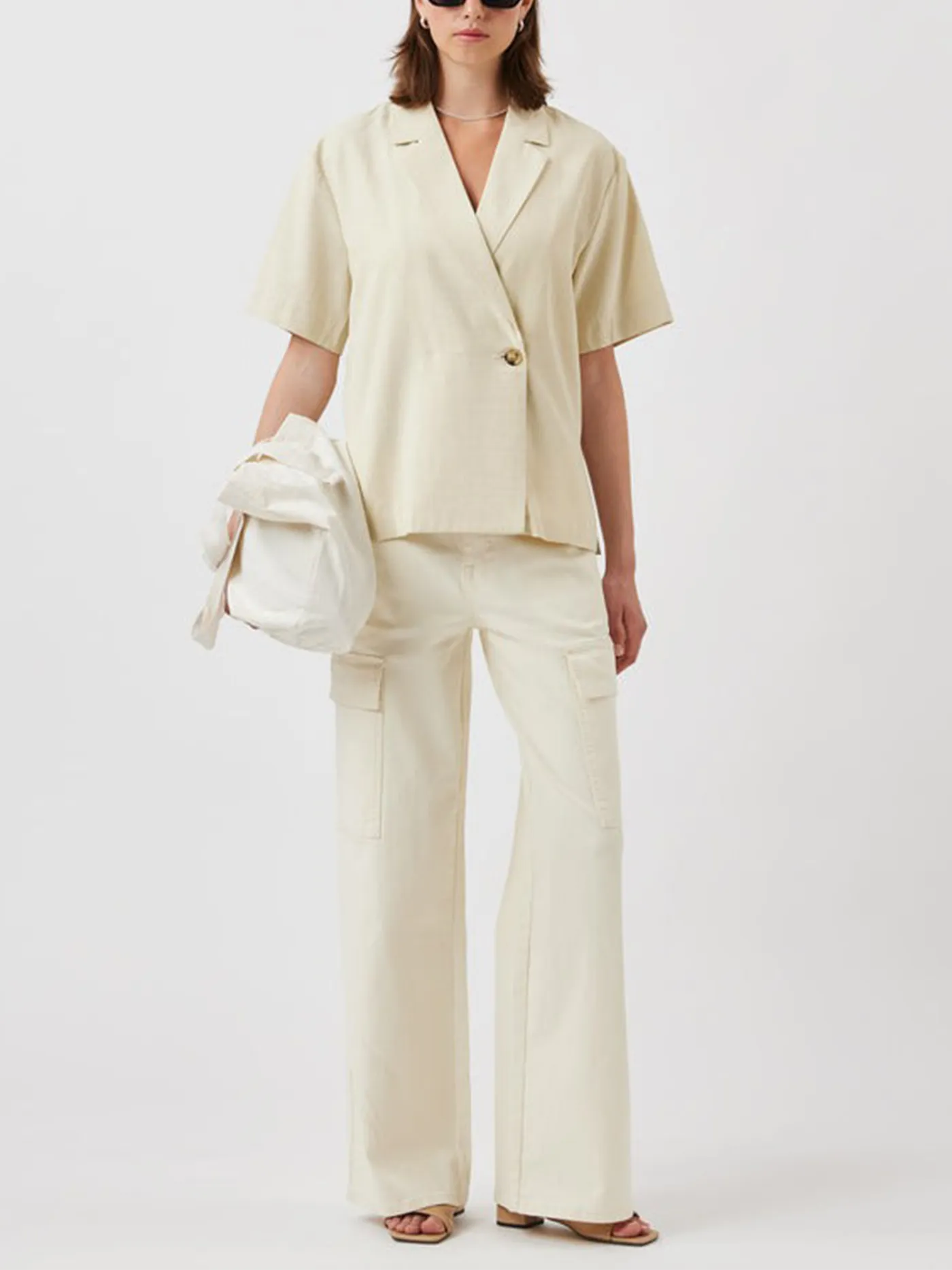 Essas Short Sleeve Buttondown Shirt